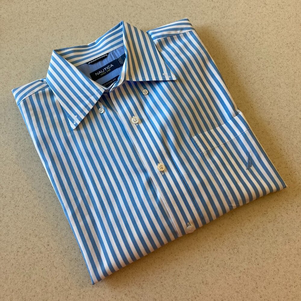 Nautica EUC Blue and White Striped Shirt Button Down Men Size L